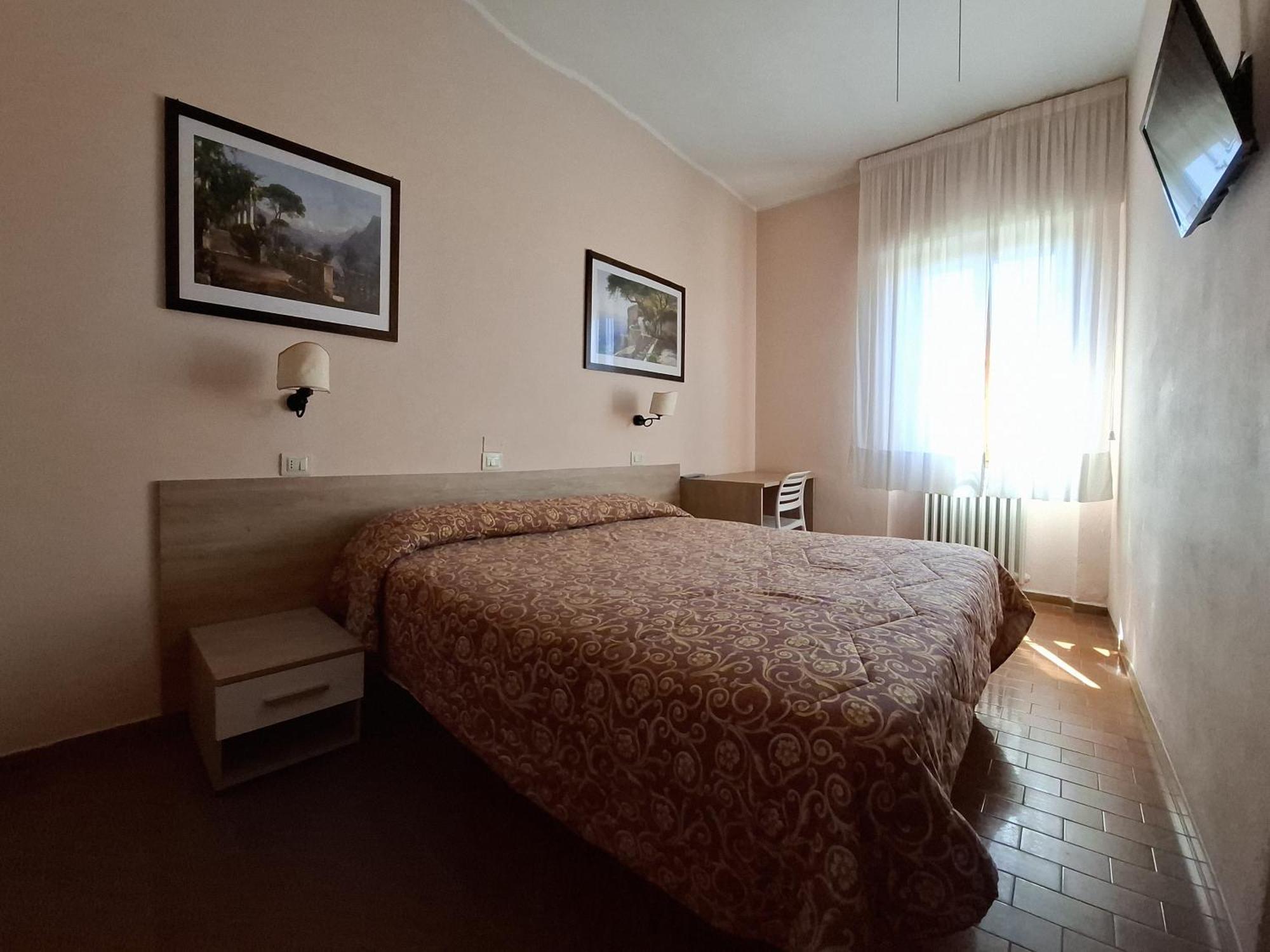 Hotel Lea グロッセート エクステリア 写真