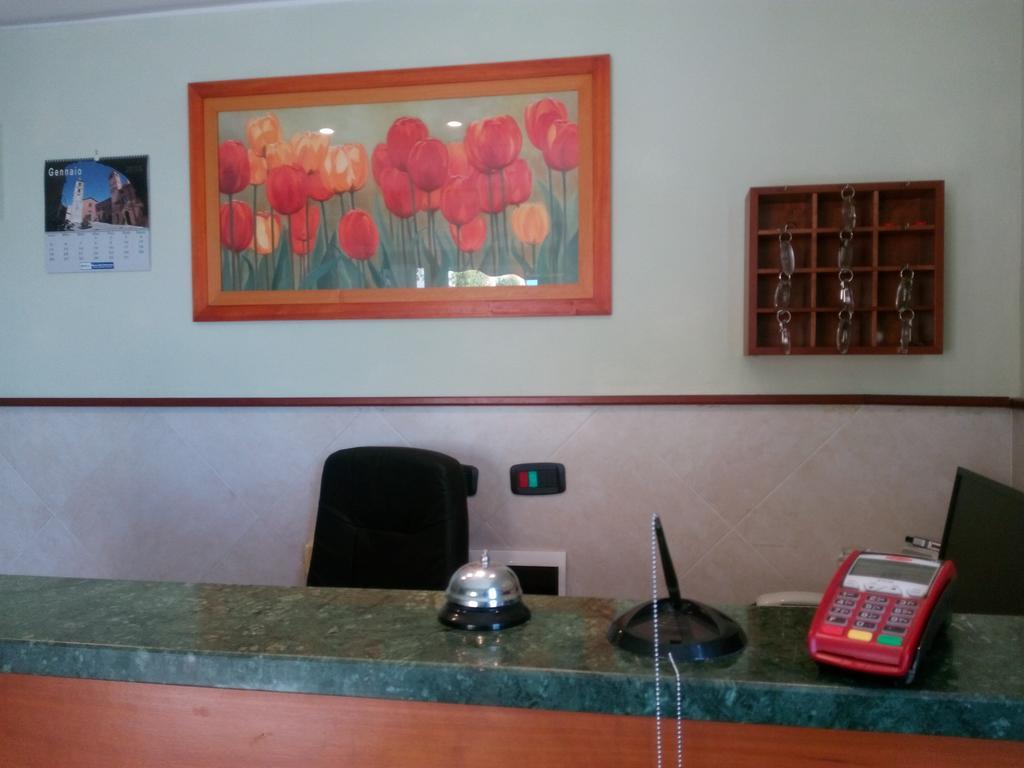 Hotel Lea グロッセート エクステリア 写真